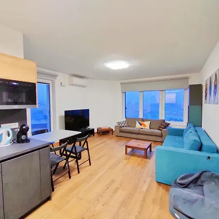 Апартаменты Sag 18th Floor Beautiful In Center Free Wifi