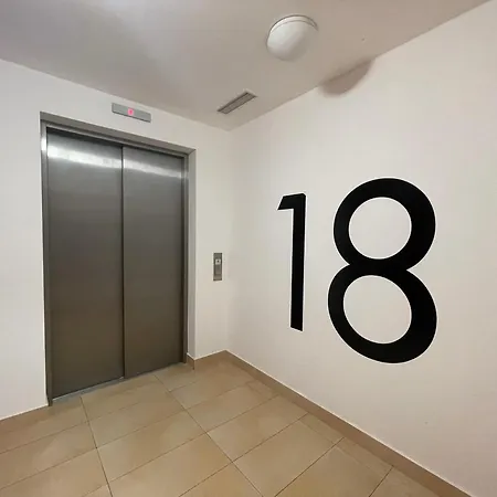 Sag 18th Floor Beautiful In Center Free Wifi Apartment