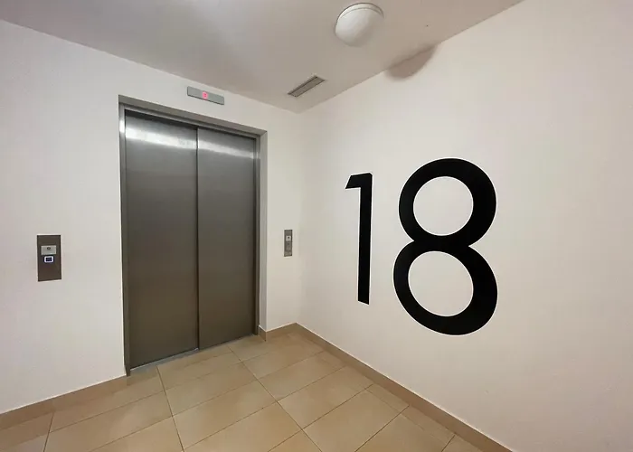 Sag 18th Floor Beautiful In Center Free Wifi Apartmán